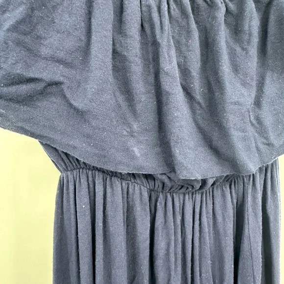 Elegant Navy Dress - Picture 4 of 4